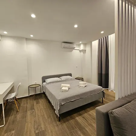公寓 Cosy Penthouse In The City *