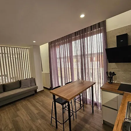 Cosy Penthouse In The City 公寓