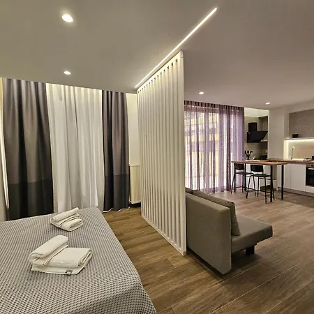 Cosy Penthouse In The City 塞萨洛尼基