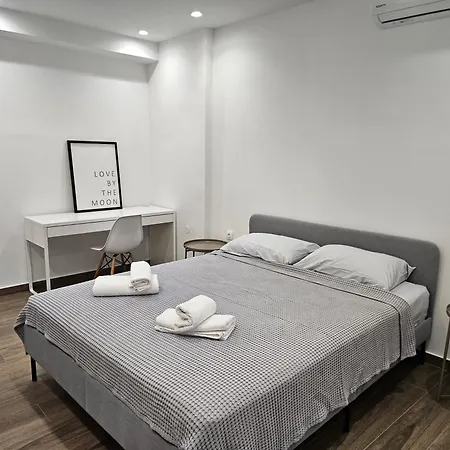 Cosy Penthouse In The City * 塞萨洛尼基
