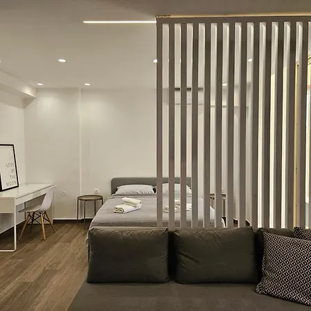 Cosy Penthouse In The City * 塞萨洛尼基